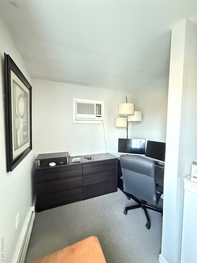 Building Photo - 32 Suffolk Rd