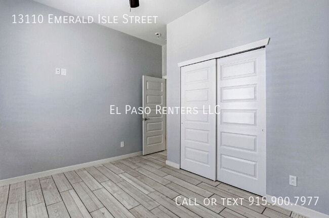 Building Photo - 13110 Emerald Isle St