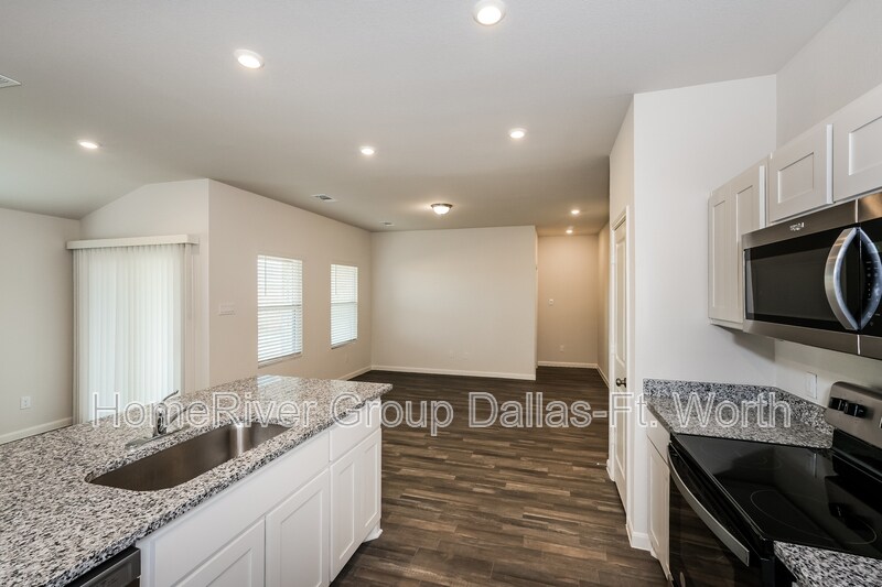 Building Photo - 605 Jameson