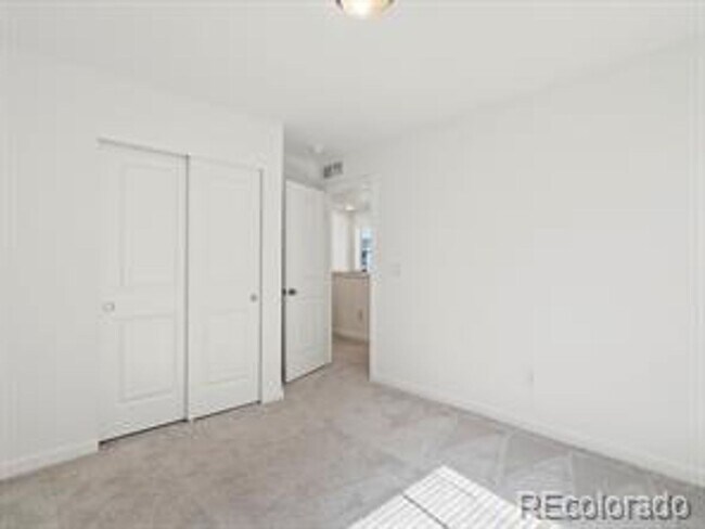 Building Photo - ***Beautiful 4 bed 3 bath nearly-new home ...