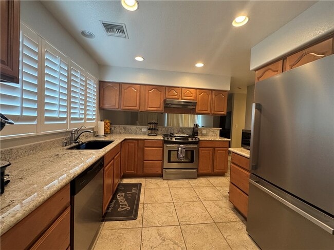 Building Photo - 726 Riverfront Dr