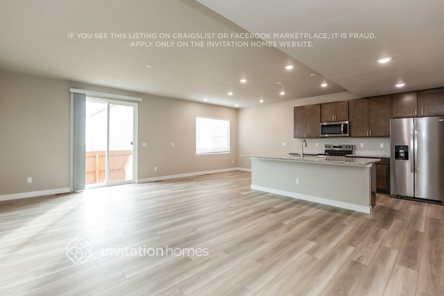 Building Photo - 13593 Arriba Dr