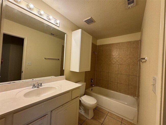Building Photo - 7309 Ritchie Dr
