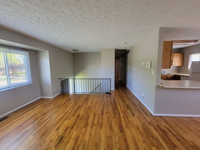 Building Photo - 2928 Landon Dr