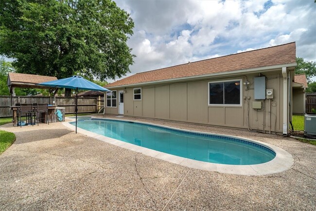 Building Photo - 217 Glen Haven Dr