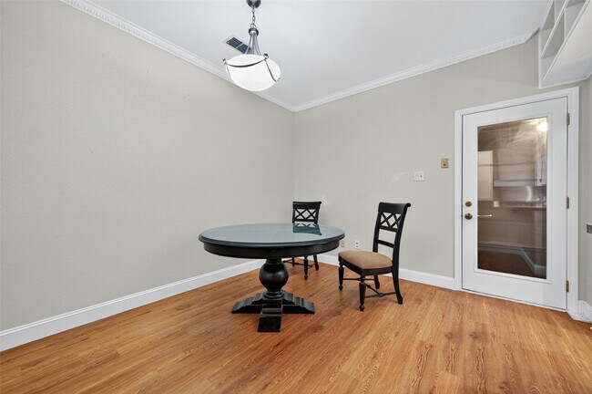 Building Photo - 4426 Basswood Ln