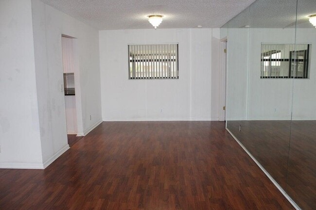Building Photo - 13880 Paddock Dr