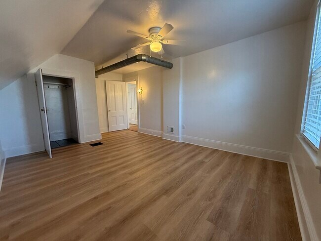 Building Photo - 9 Chilton St