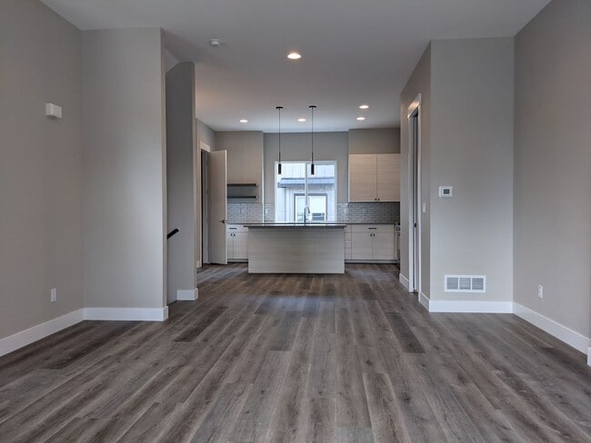 Building Photo - Modern 3-Bedroom Home in Prime Arvada Location