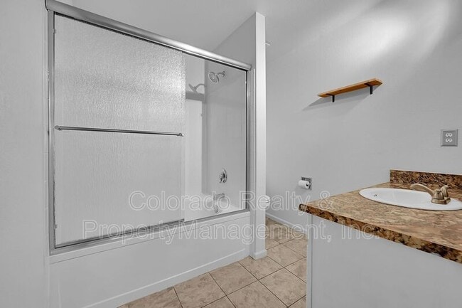 Building Photo - 2436 W 82nd Pl