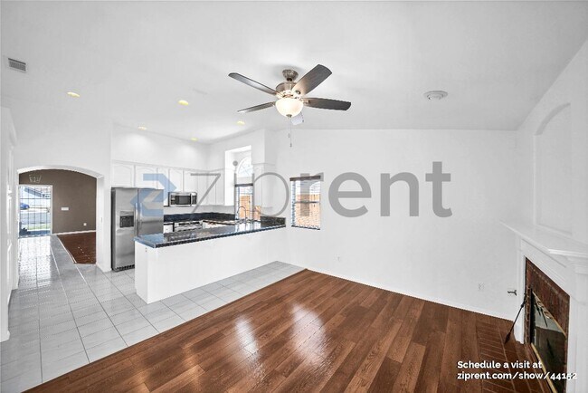 Building Photo - 27015 Hemingway Ct