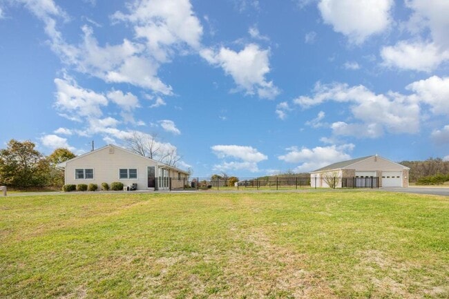 Building Photo - 411 Wagner Dr