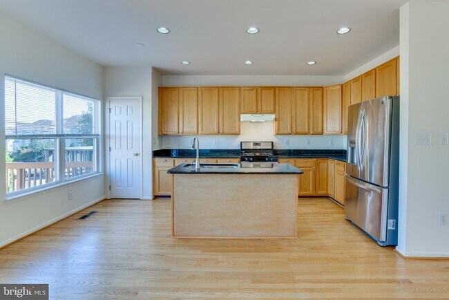 Building Photo - 6155 Early Autumn Dr
