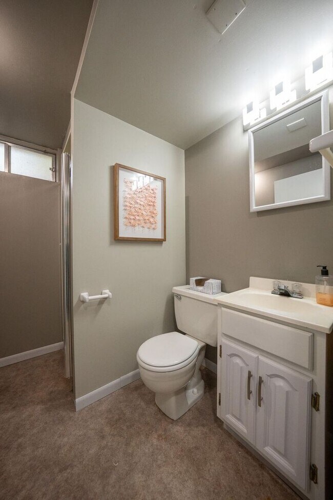 Building Photo - Charming Home in Valley View Gardens