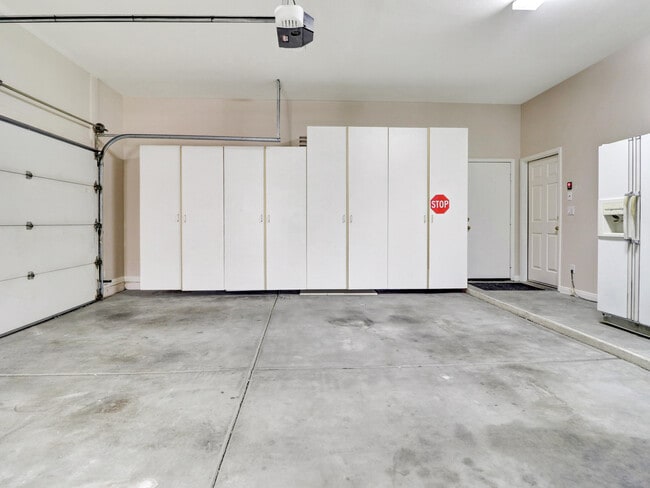 Building Photo - 38574 Clear Sky Way