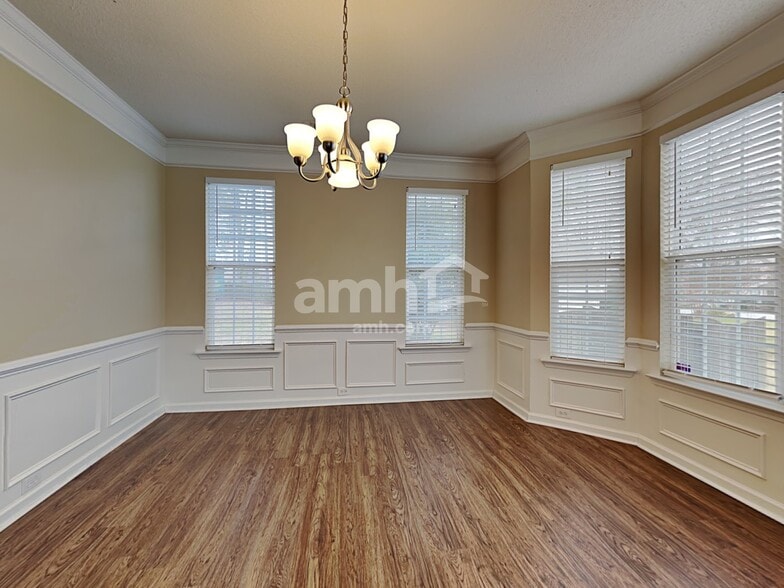 Building Photo - 145 Sandy Ln