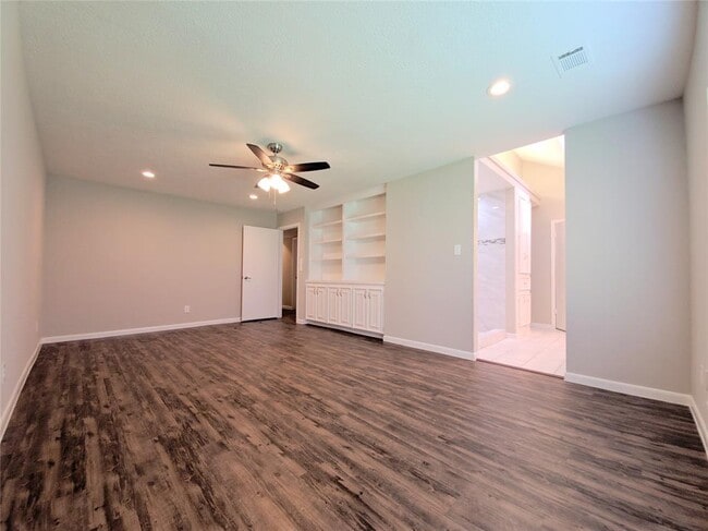 Building Photo - 18918 Walden Forest Dr