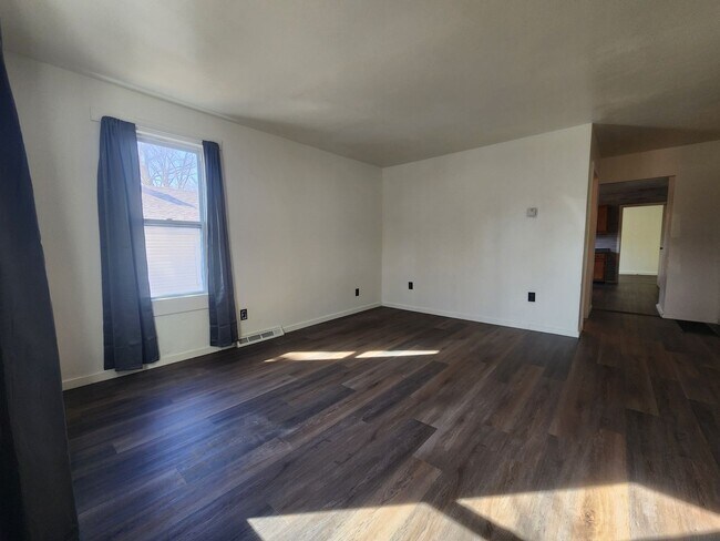 Building Photo - 1106 Rixon St