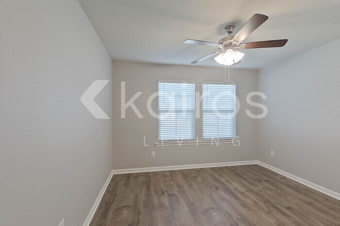 Building Photo - 406 Mango Dr