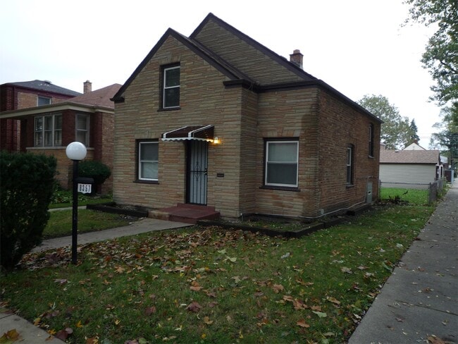 Primary Photo - 8357 S Hoyne Ave