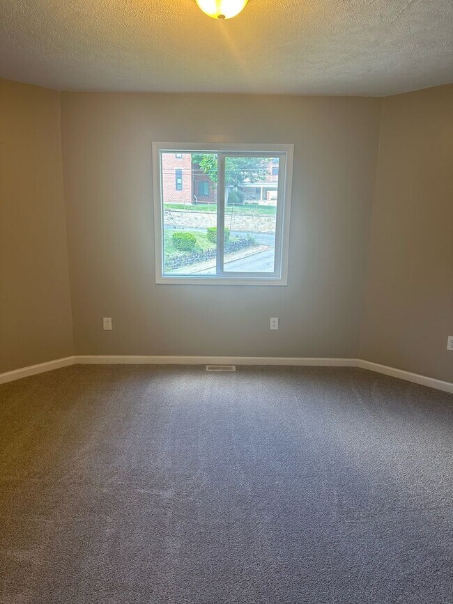 Building Photo - FABULOUS 4 BED HOME New Brighton