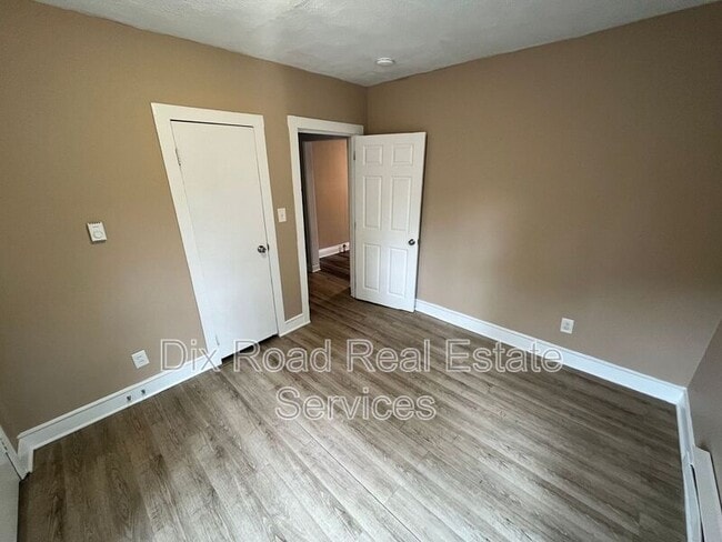 Building Photo - 702 Buena Ave