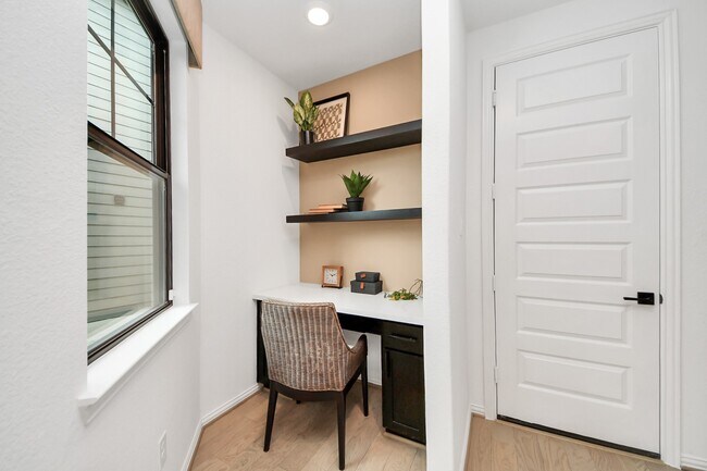 Building Photo - 1418 Revolution Way