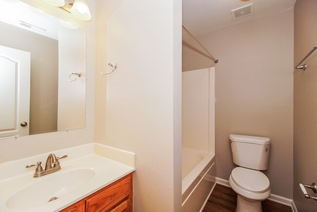 Building Photo - 139 Peterborough Dr