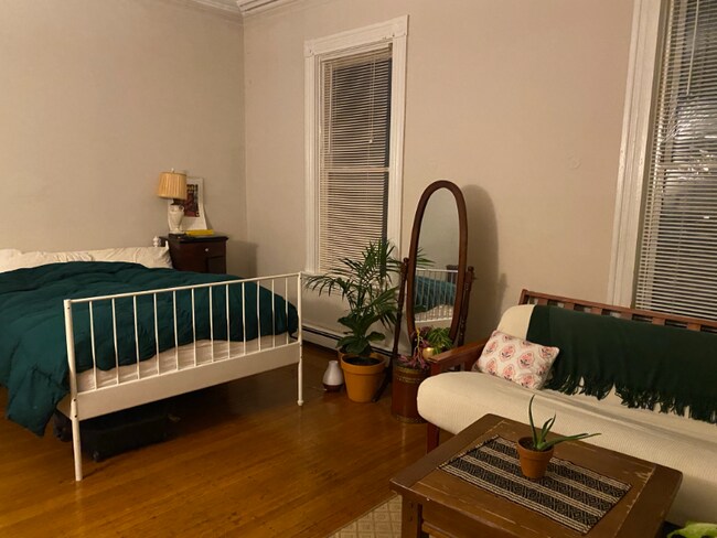 Building Photo - 254 Hope St