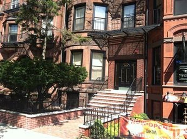 Building Photo - 265 Newbury St