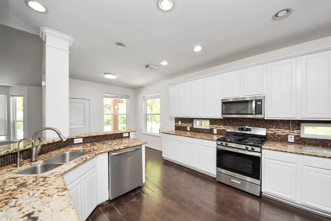 Building Photo - 20510 Pioneer Bend Ct