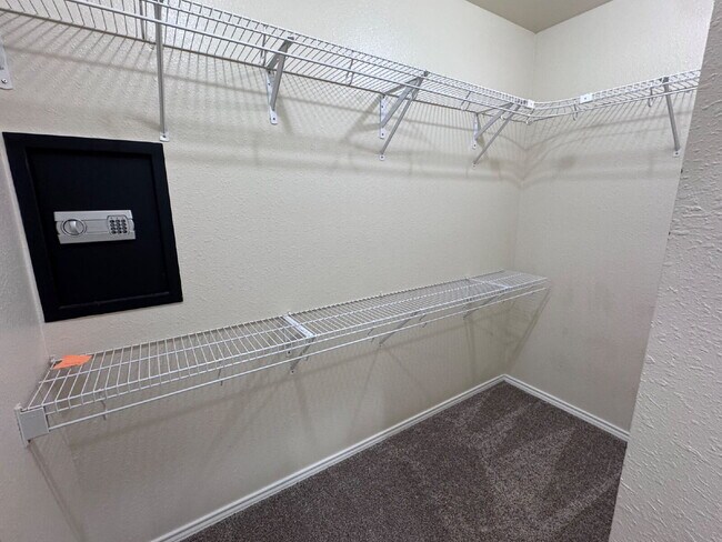 Building Photo - Beautiful Home Outside of City Limits!