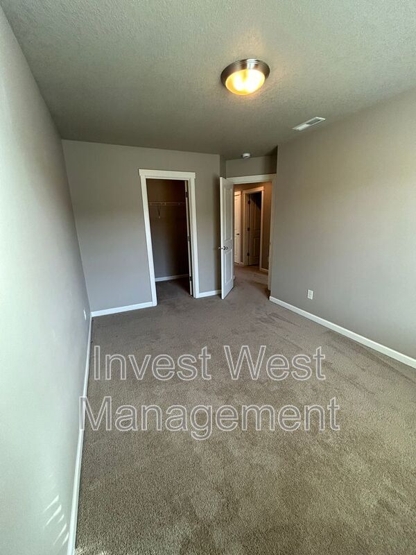 Building Photo - 510 N Horns Corner Dr