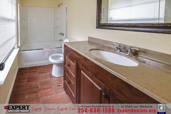 Building Photo - 3-Bedroom Home with a Big Backyard in Kill...