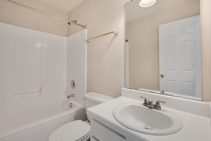 Building Photo - 5020 Babbling Brook Dr