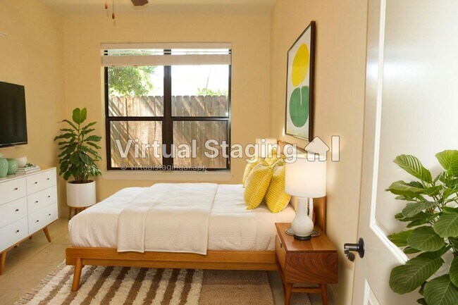 Building Photo - 615 W 27th St