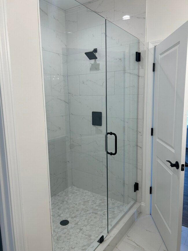 Building Photo - 135 Autumn Ridge