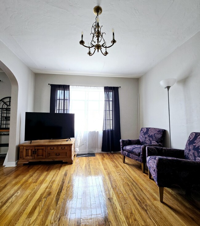 55 in Smart TV - 205 Harvard Dr SE