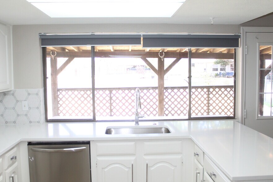 Building Photo - 4208 Arbor Dr