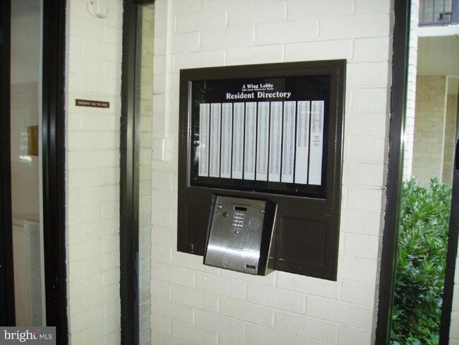 Building Photo - 3100 S Manchester St