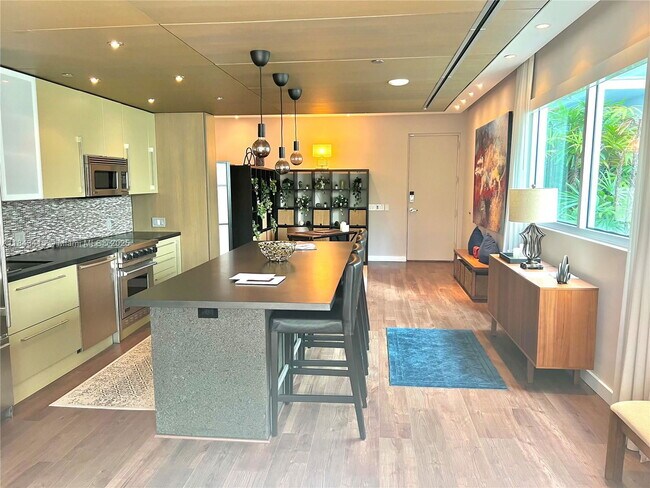 Building Photo - 1700 Meridian Ave