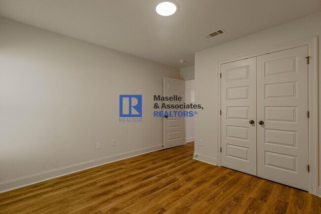 Building Photo - 3 Bed/2 Bath Home in Silver Ridge