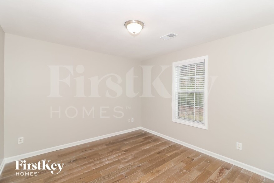 Building Photo - 7250 Lanier Cove Ct