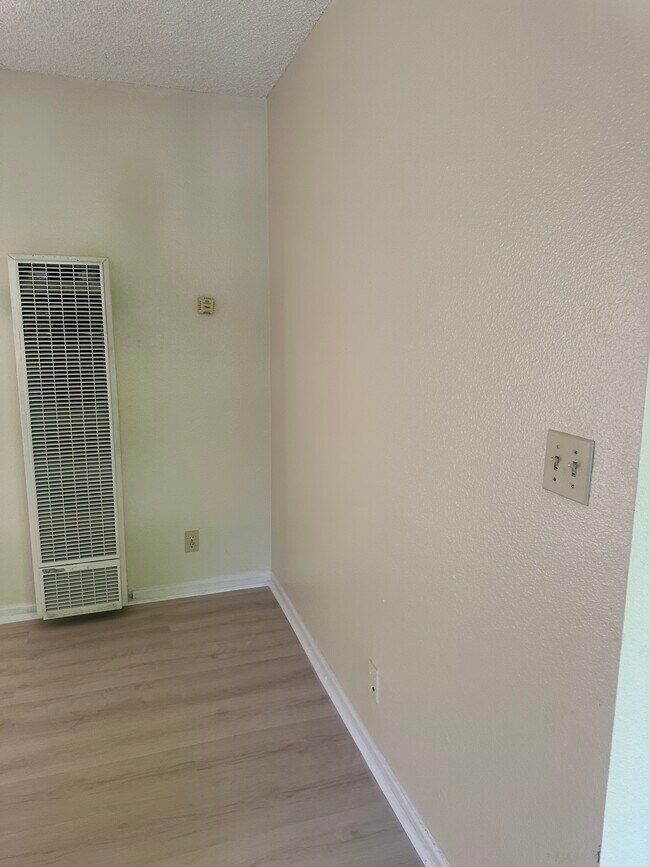 Building Photo - 15524 Sherman Way