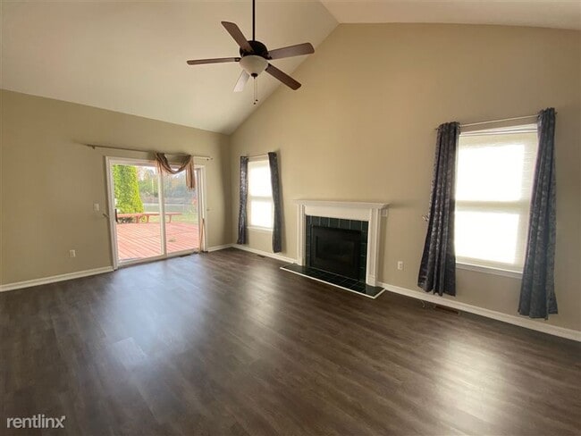 Building Photo - 6710 Summerdale Ct E