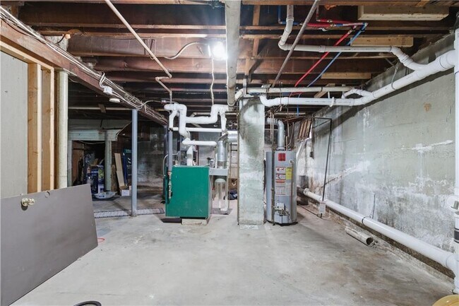 Building Photo - 44 Holburn Ave