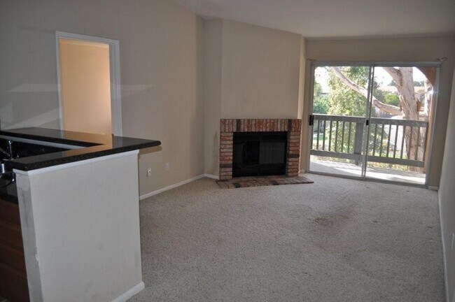 Building Photo - 7190 Shoreline Dr