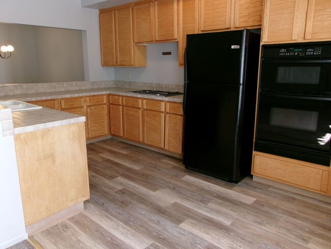 Building Photo - Great 3 bedroom, 2 bath, Southwest Reno home