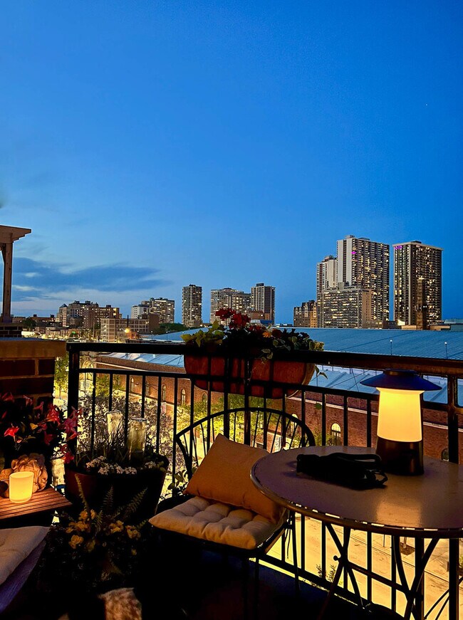 Building Photo - 5858 N Broadway