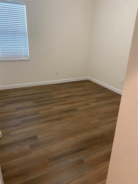Building Photo - 8857 Willow Cove Ln